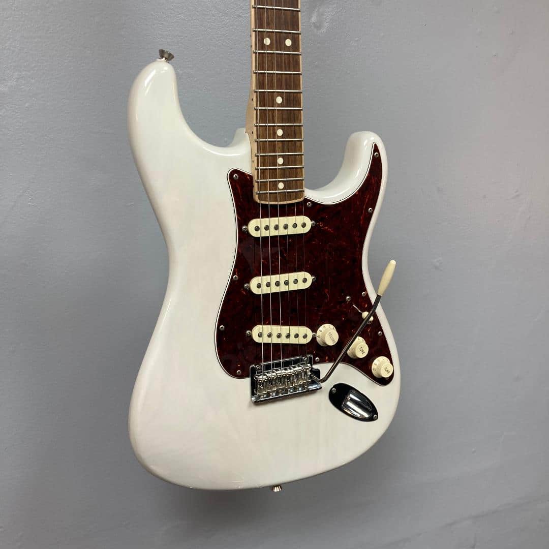 Fender Am Pro II Strat Dark Night w/Case (Used)