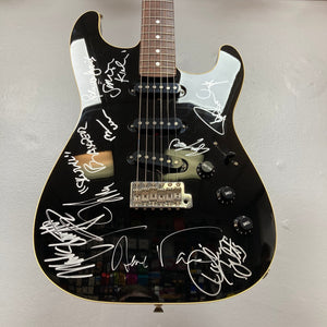 Fender MIJ Aerodyne Stratocaster Signed by 9 Rock Legends – Rock &amp; Roll Fantasy Camp 2007