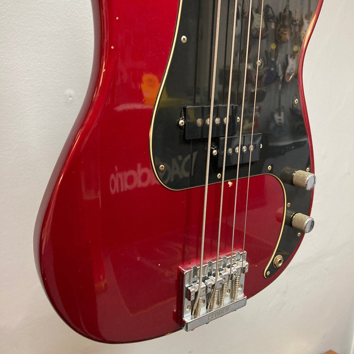 Fender Nate Mendel Precision Bass Candy Apple Red w/Tweed Case Used
