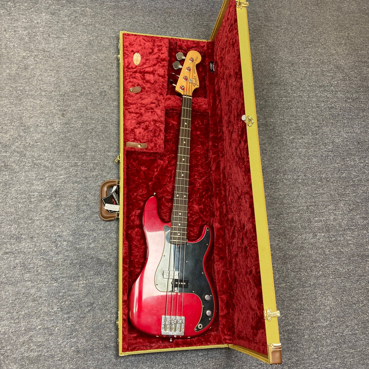 Fender Nate Mendel Precision Bass Candy Apple Red w/Tweed Case Used