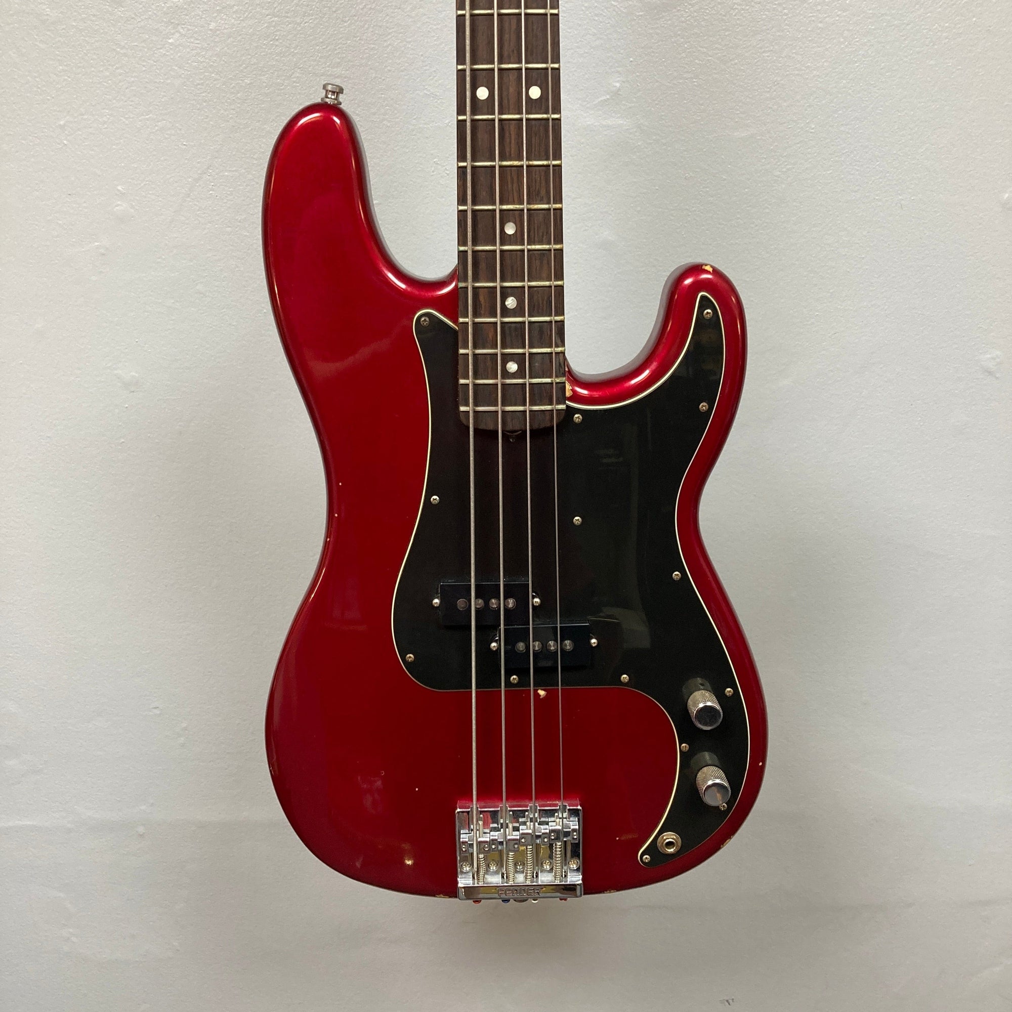 Fender Nate Mendel Precision Bass Candy Apple Red w/Tweed Case Used