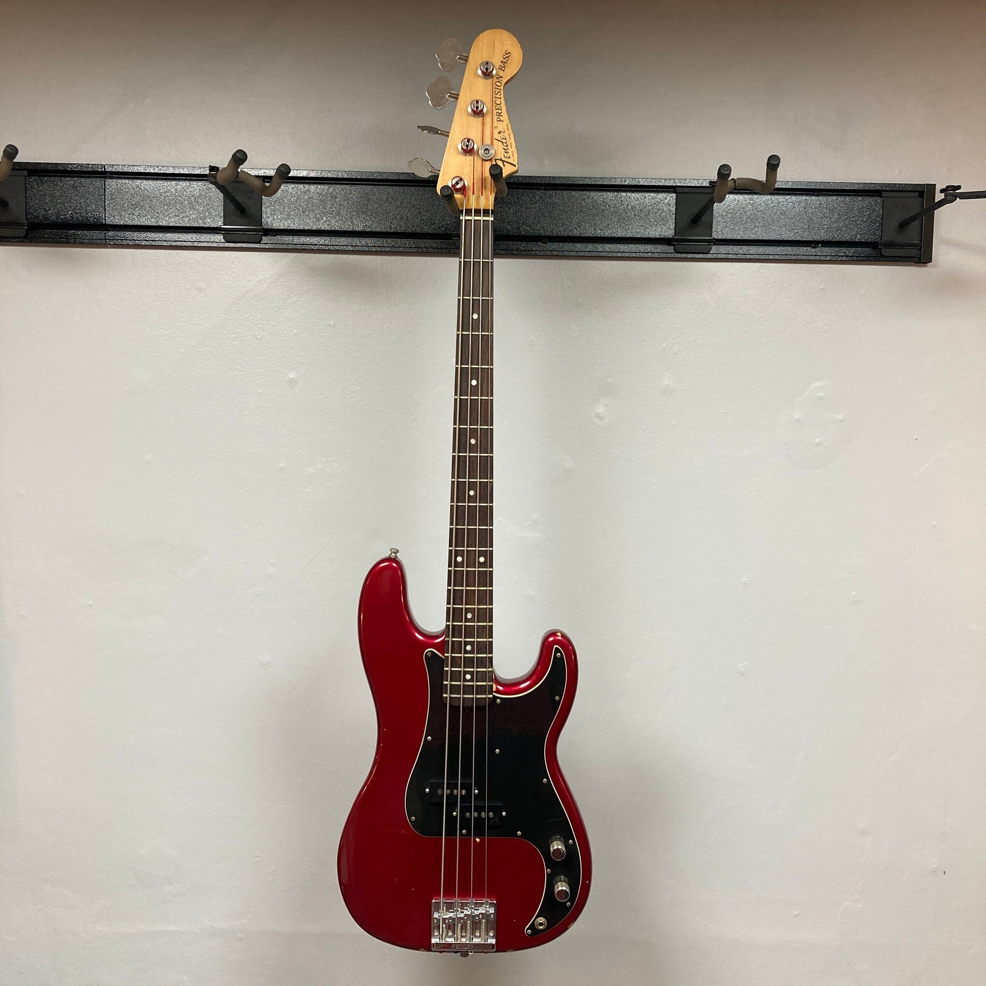 Fender Nate Mendel Precision Bass Candy Apple Red w/Tweed Case Used