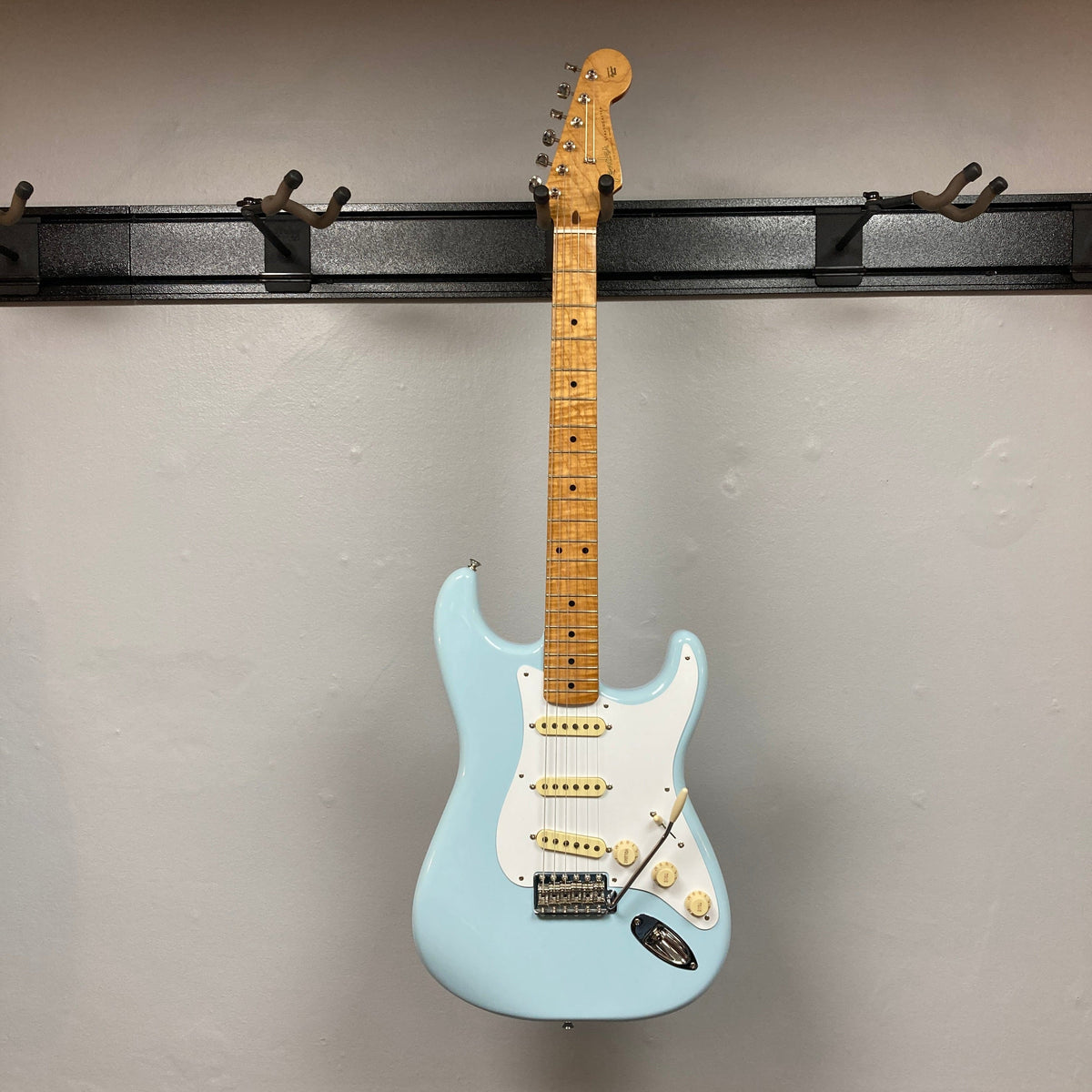 Fender Vintera &#39;50s Stratocaster Sonic Blue Used Consign