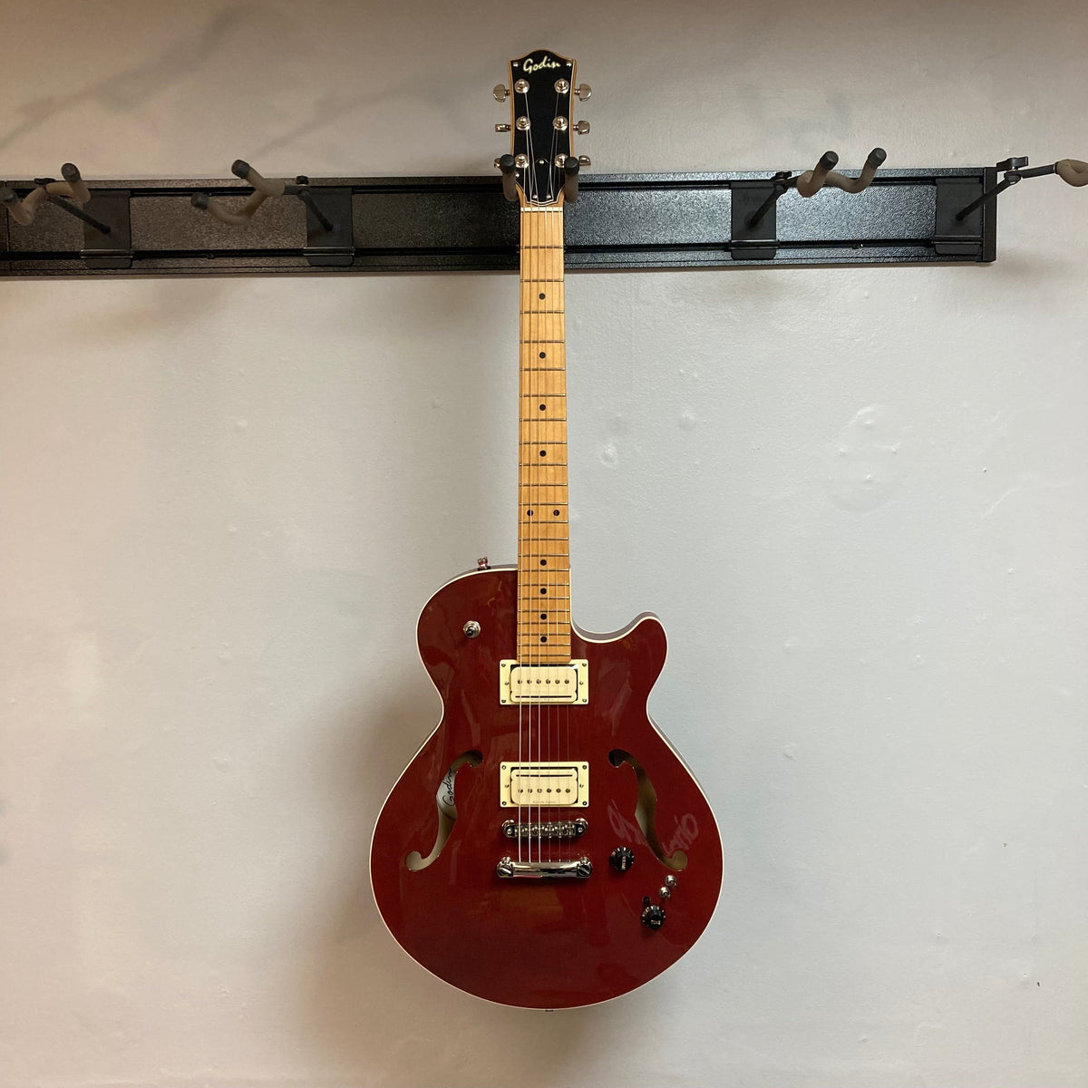 Godin Montreal Premiere Pro Aztek Red w/GigBag