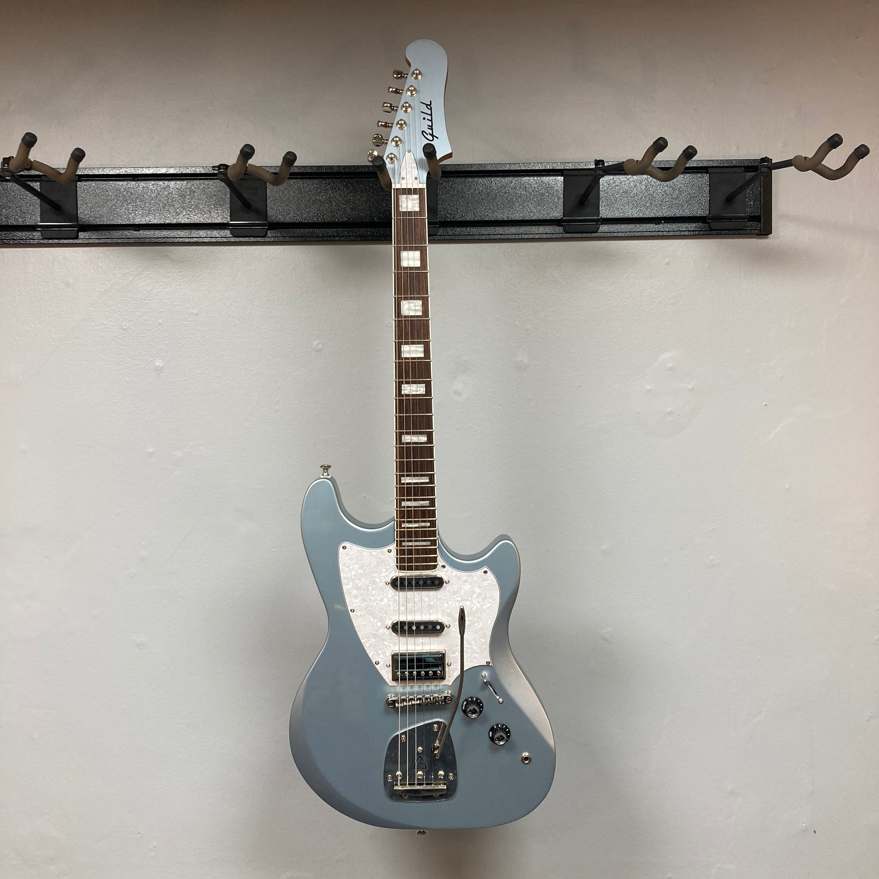 Guild Surfliner Deluxe Glacier Blue (Refurbished)