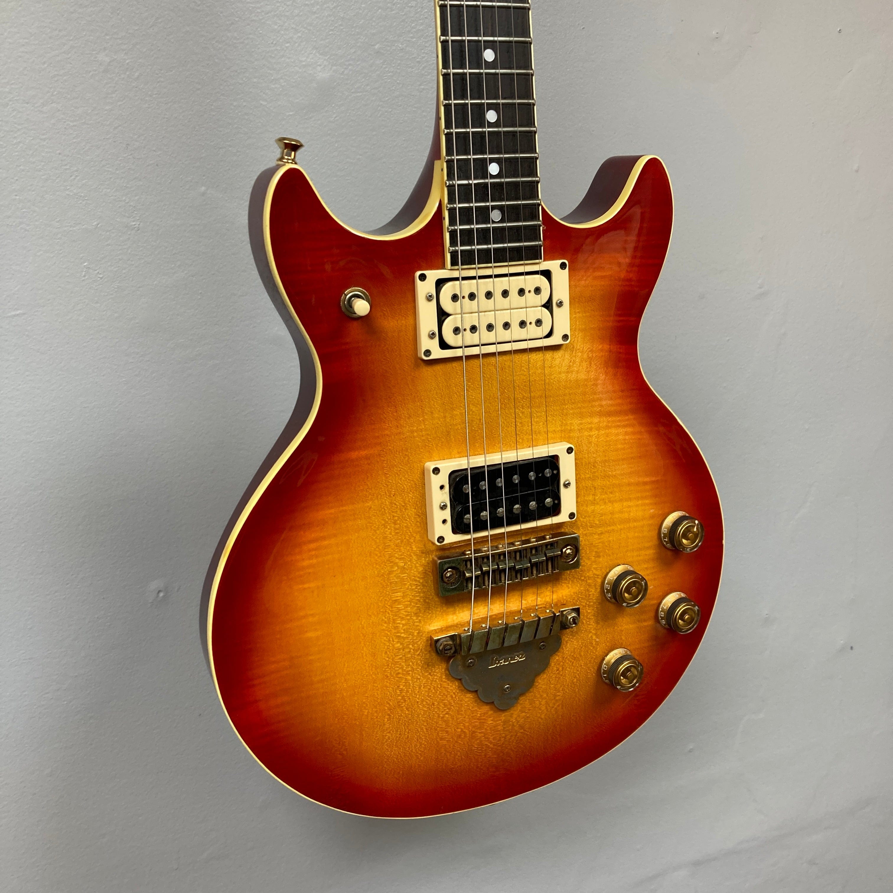 Ibanez AR100 Artist 1979 - 1984 Cherry Sunburst