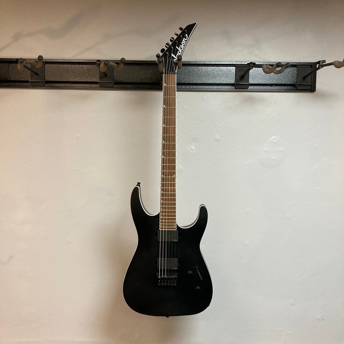 Jackson X Series Soloist SLA6 DX Baritone Black w/Hard Case Used