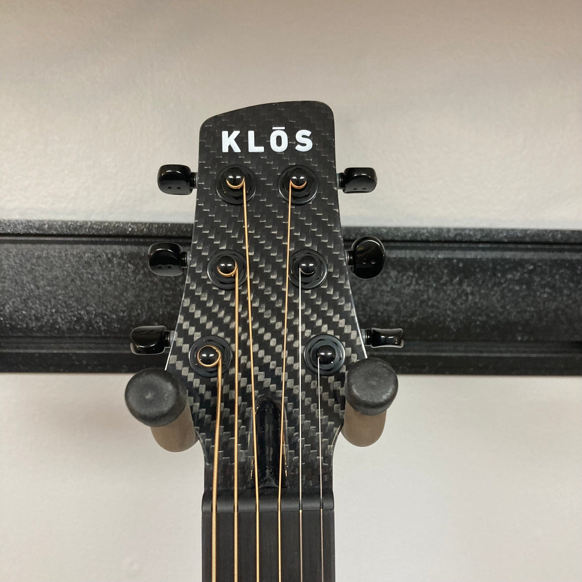 KLOS Grand Cutaway Acoustic Guitar w/Fishman Sonitone Piezo