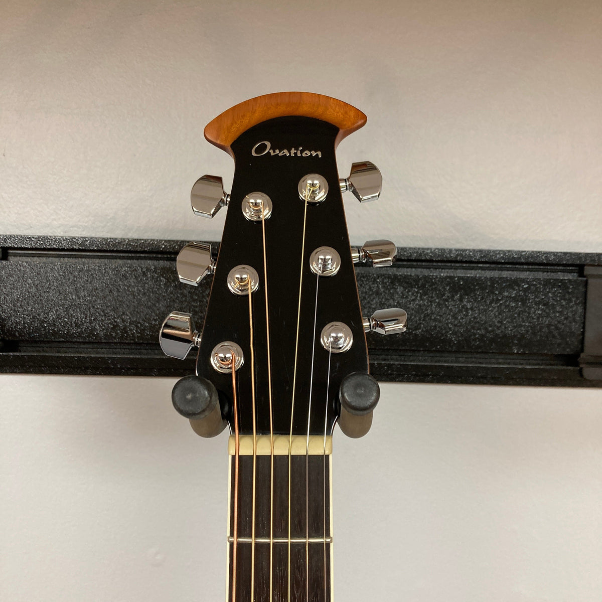 Ovation CE48P Celebrity Elite Plus w/ Ovation Fitted Hardshell Case