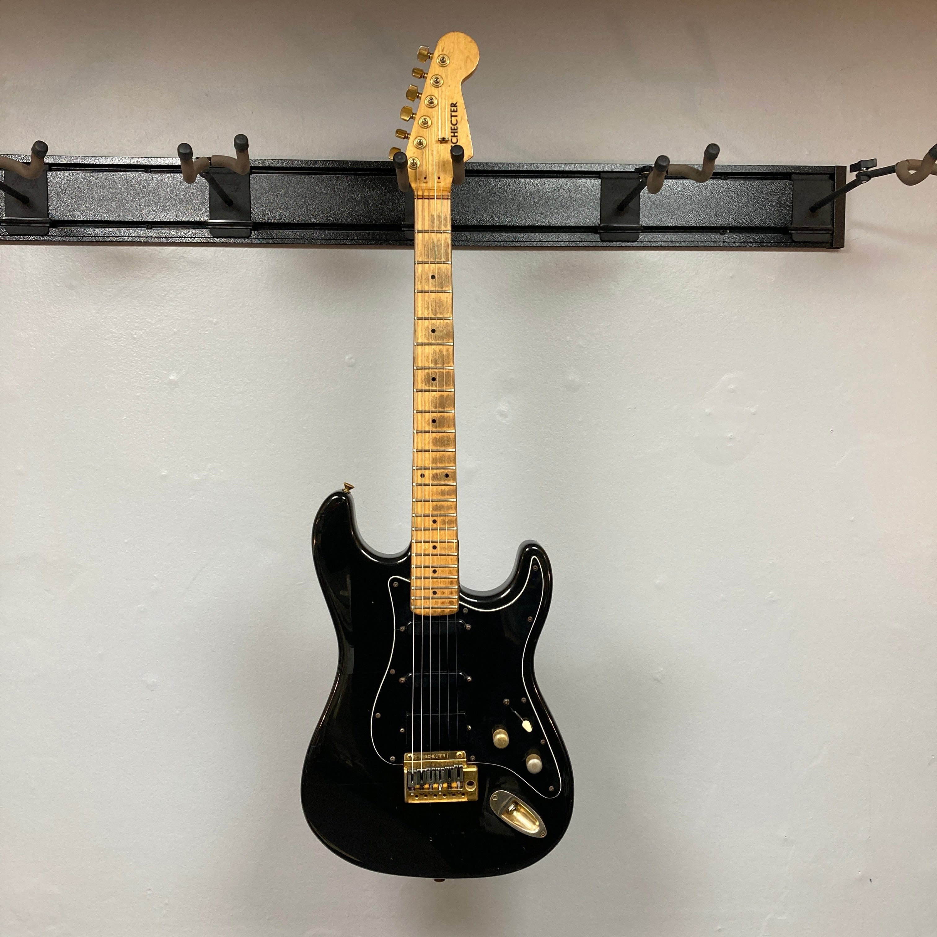 80s Super Strat: Experience the Schecter USA Legacy Today