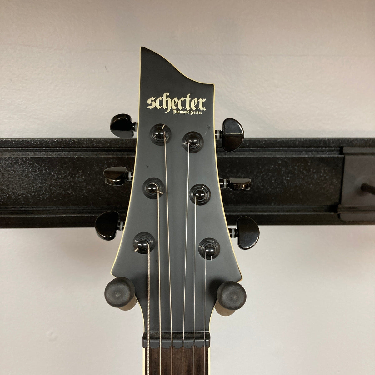 Schecter V-1 SLS Evil Twin Satin Black w/Case Used Consign