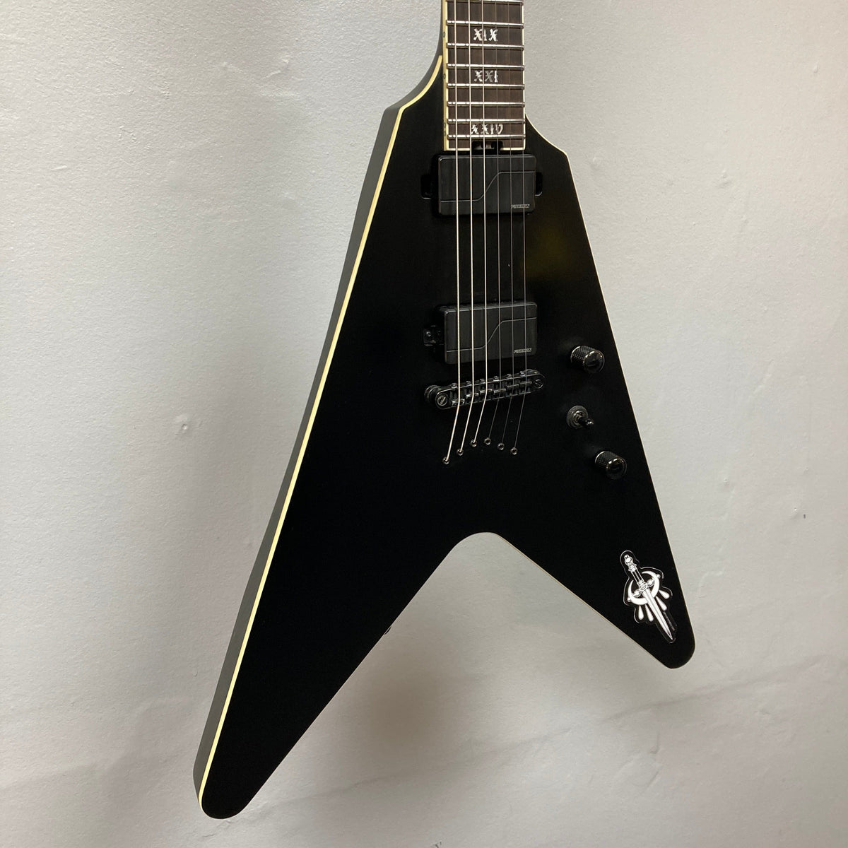 Schecter V-1 SLS Evil Twin Satin Black w/Case Used Consign