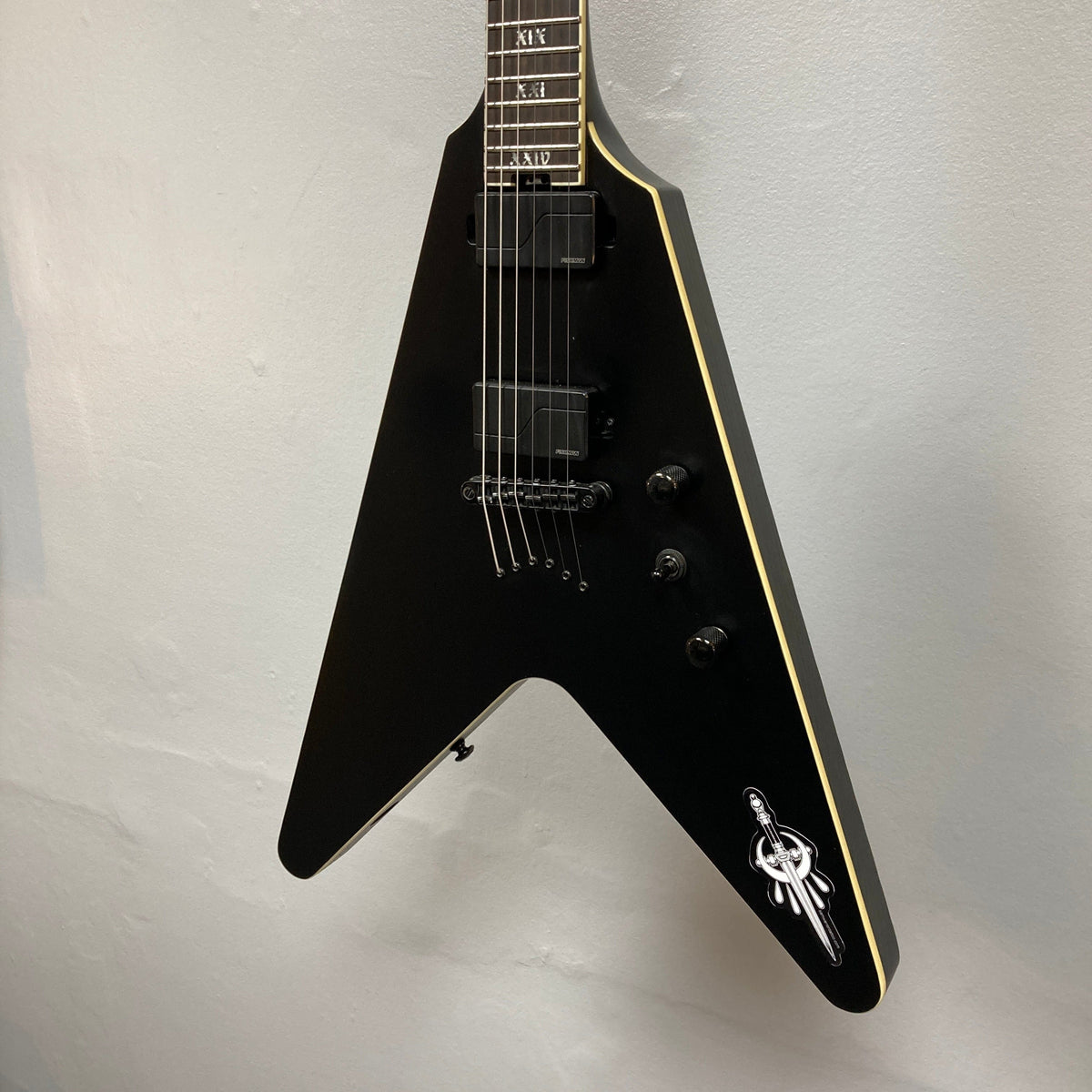 Schecter V-1 SLS Evil Twin Satin Black w/Case Used Consign