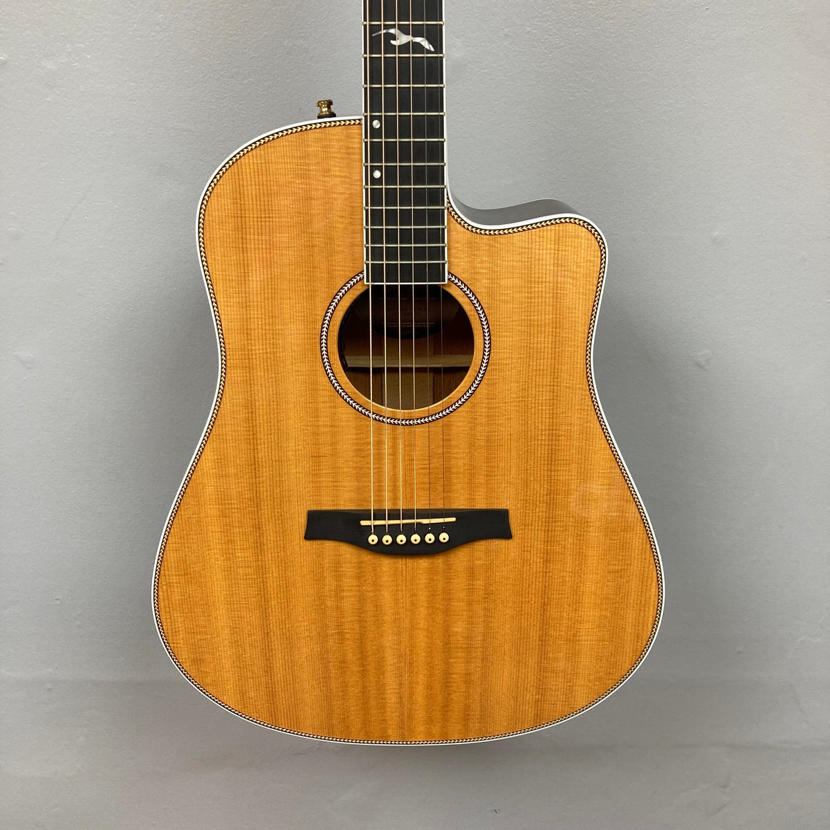 Seagull Artist Mosaic CW HG EQ Used w/Case