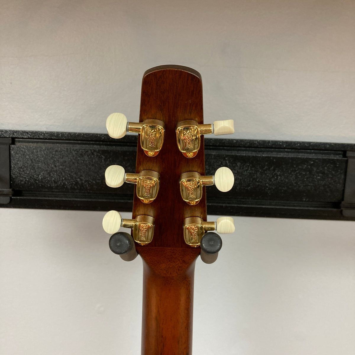 Seagull Artist Mosaic CW HG EQ Used w/Case