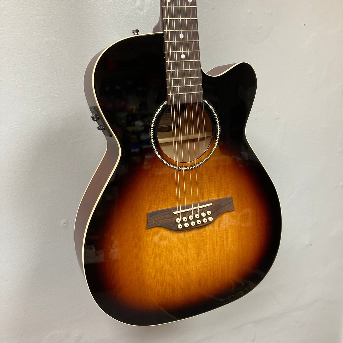 Seagull S12 CH CW Spruce Sunburst GT Presys II (consign/used)