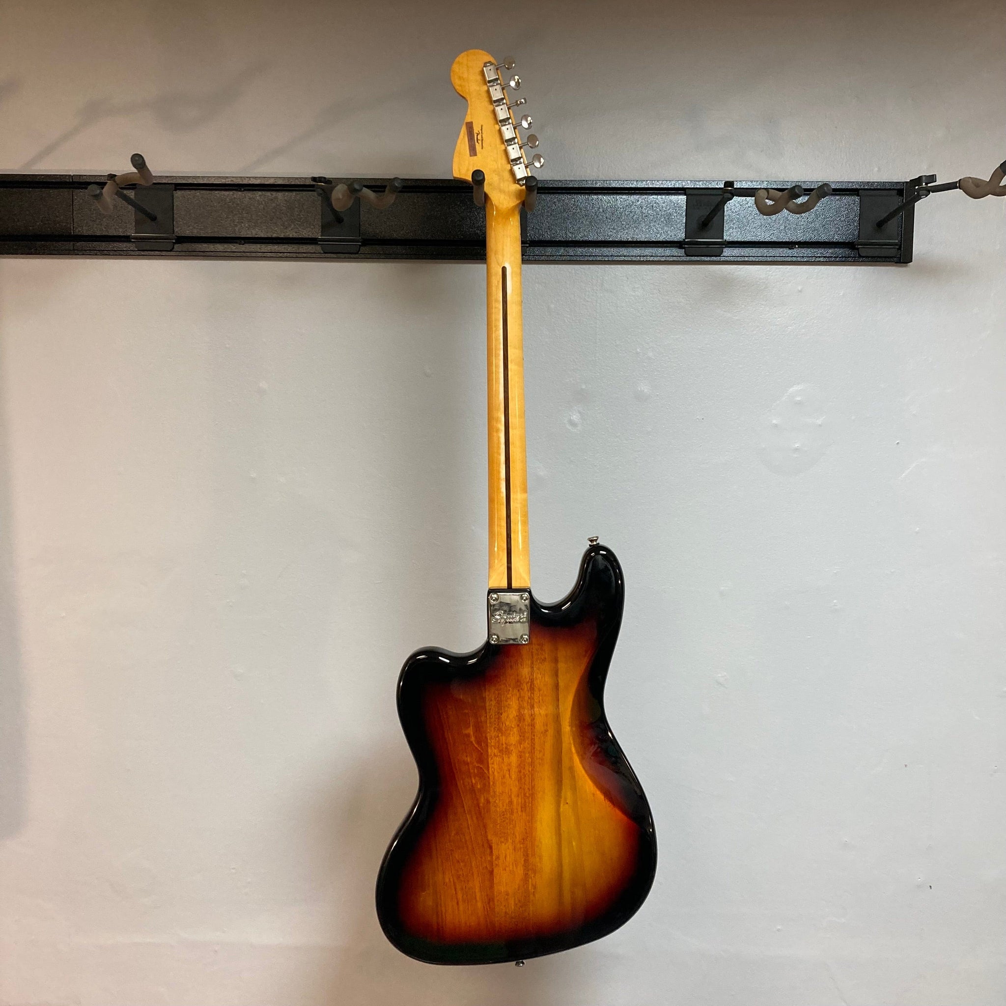 Squier Classic Vibe Bass VI 3 Tone Sunburst Refurb