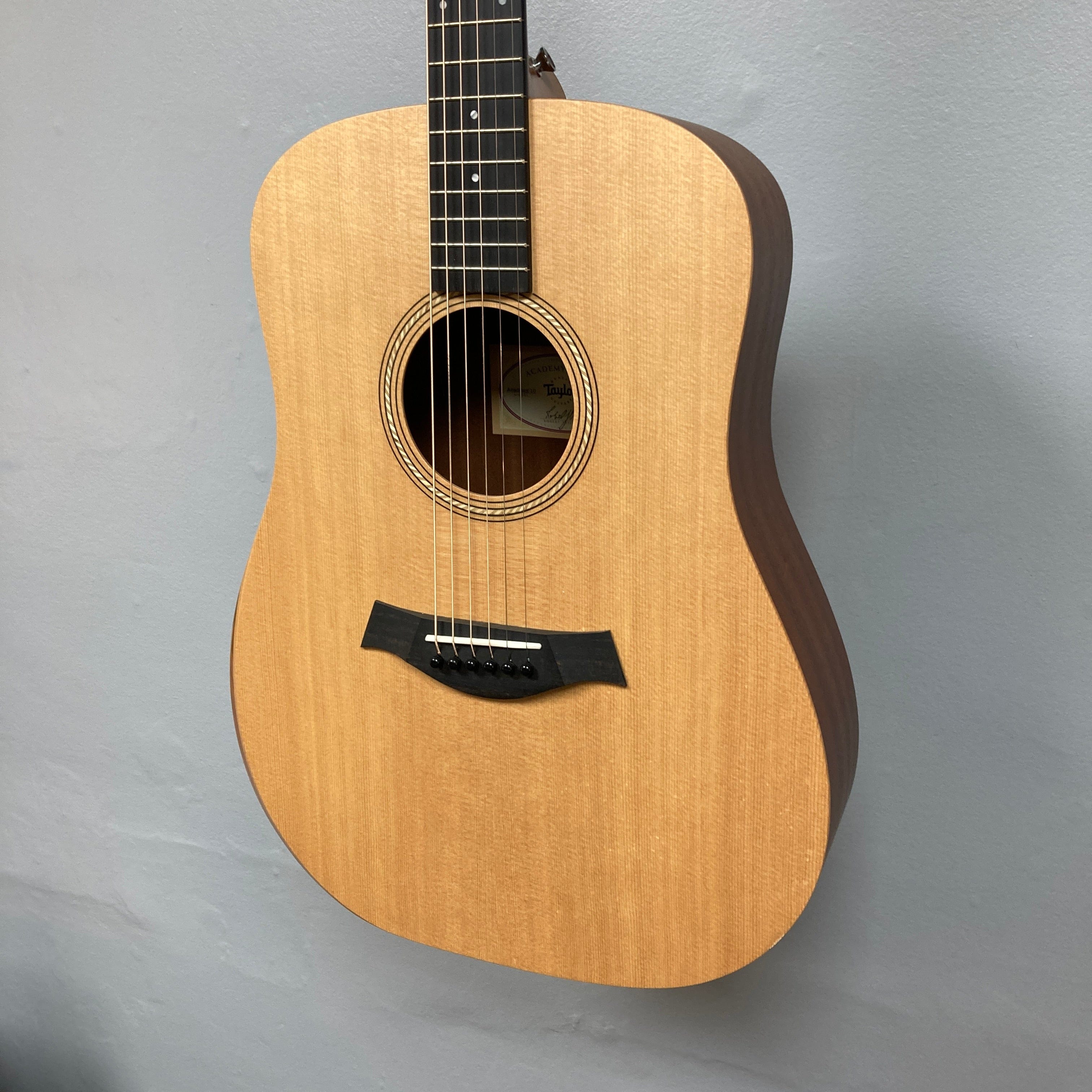 Taylor Academy 10 Acoustic Guitar with Gigbag Used