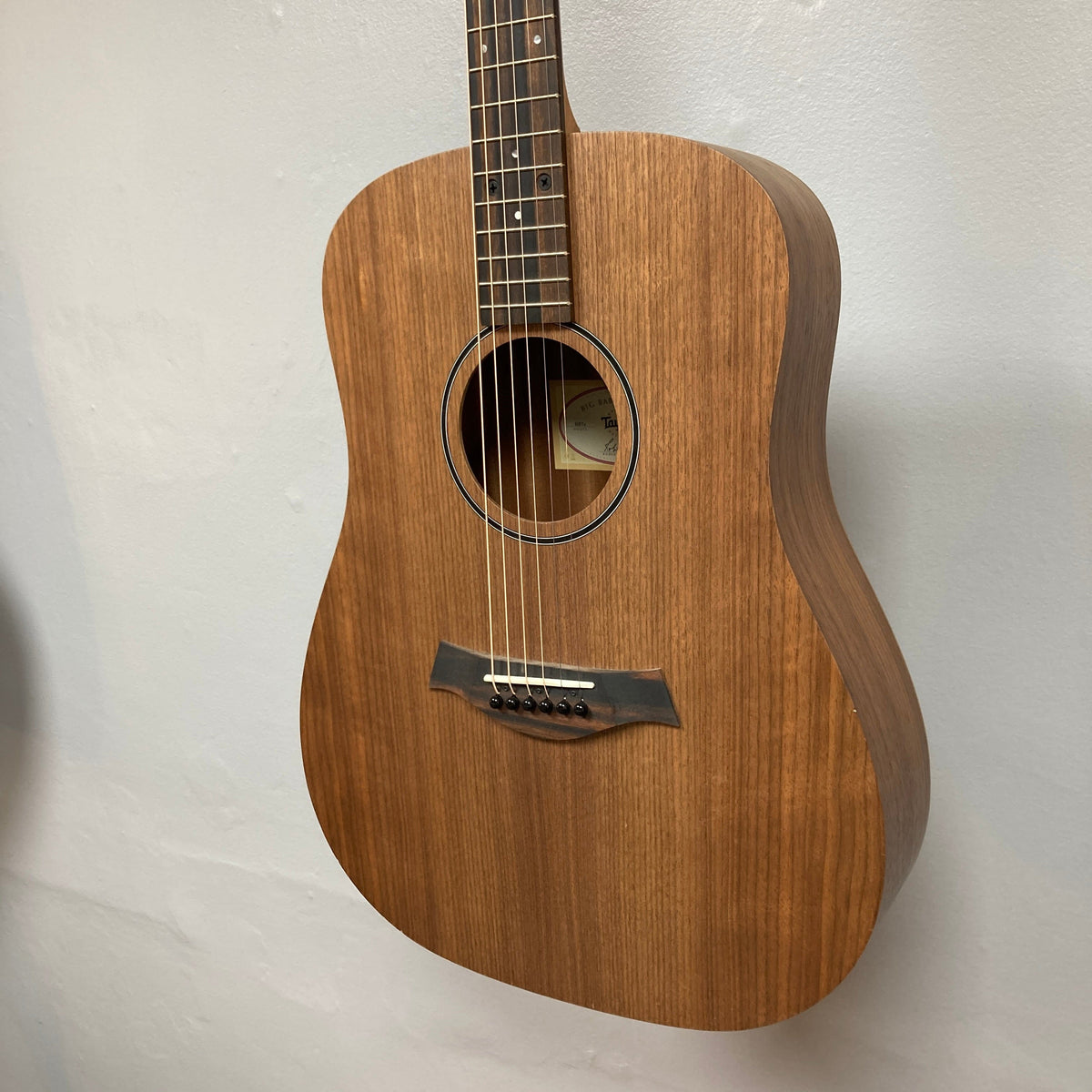 Taylor BBTe Big Baby Walnut w/bag USED