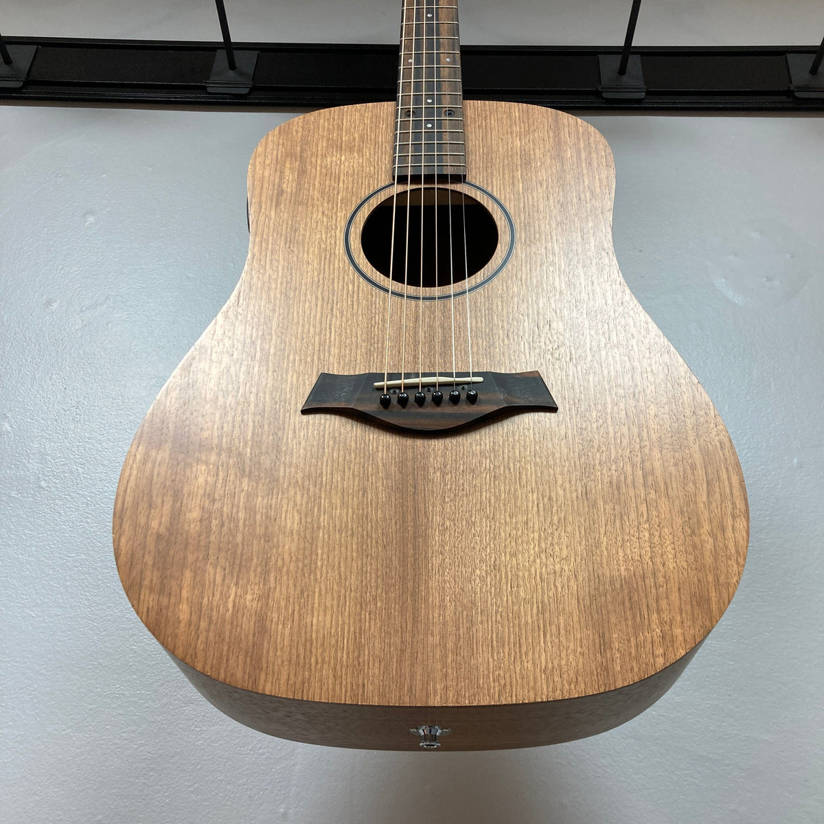 Taylor BBTe Big Baby Walnut w/bag USED