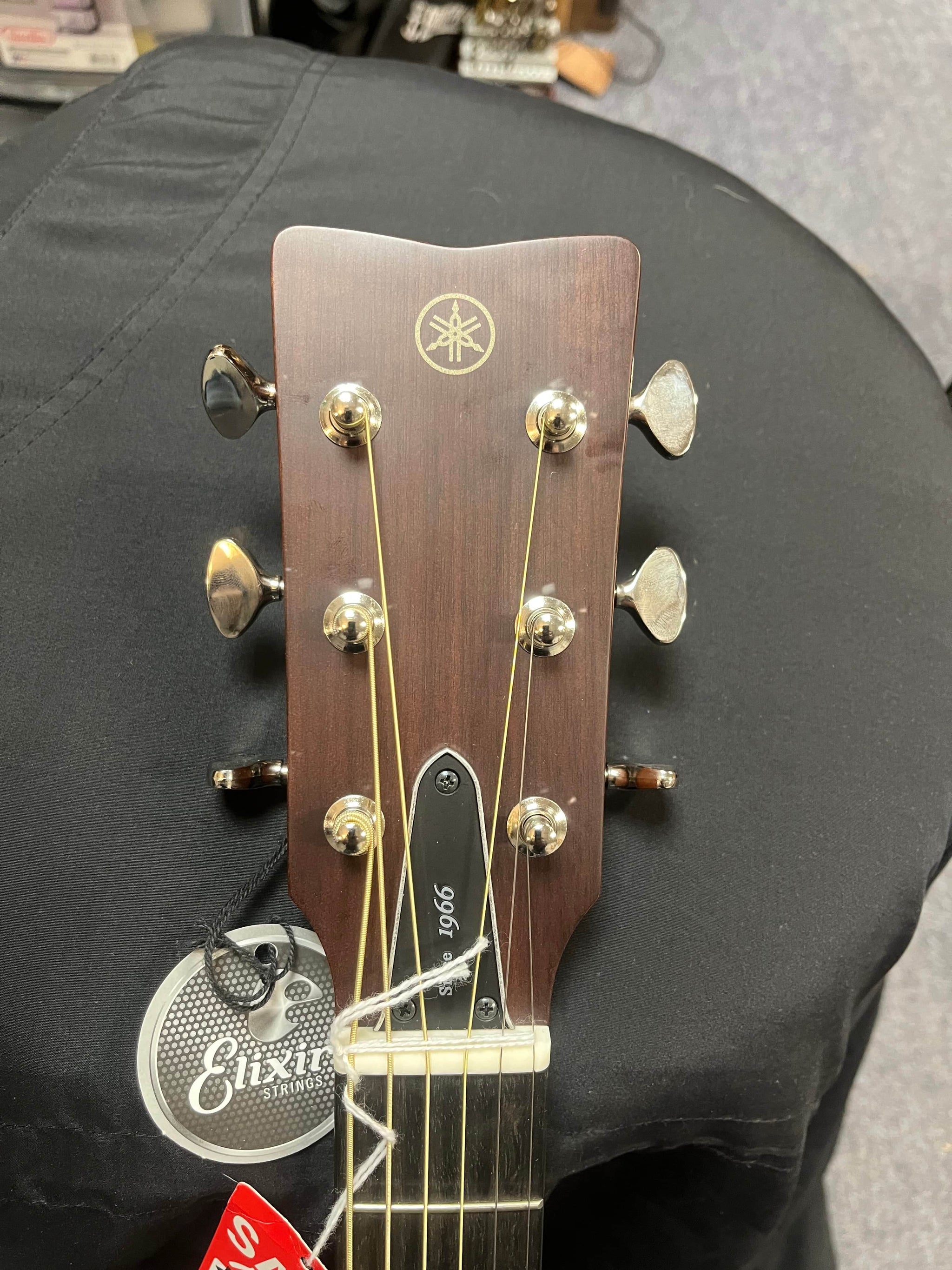 Yamaha FSX5 Red Label Guitar with Case - Blemish Yamaha FSX5 Red Label Guitar with Case - Blemish