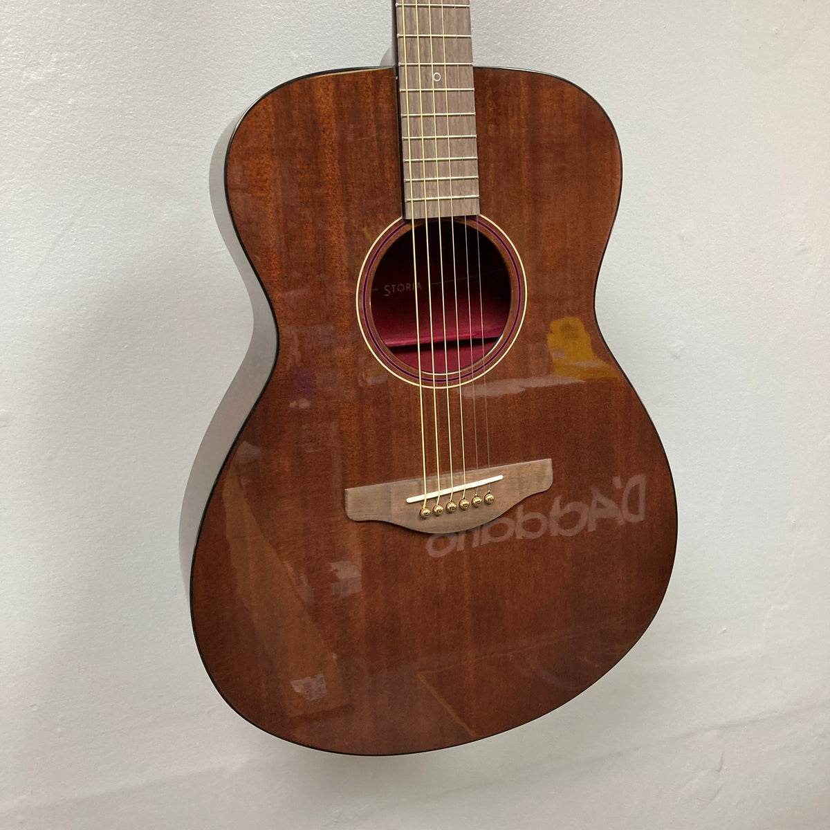 Yamaha Storia III Solid Mahogany Top Concert