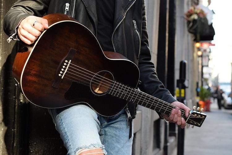 Art &amp; Lutherie Roadhouse Bourbon Burst A/E Guitars on Main