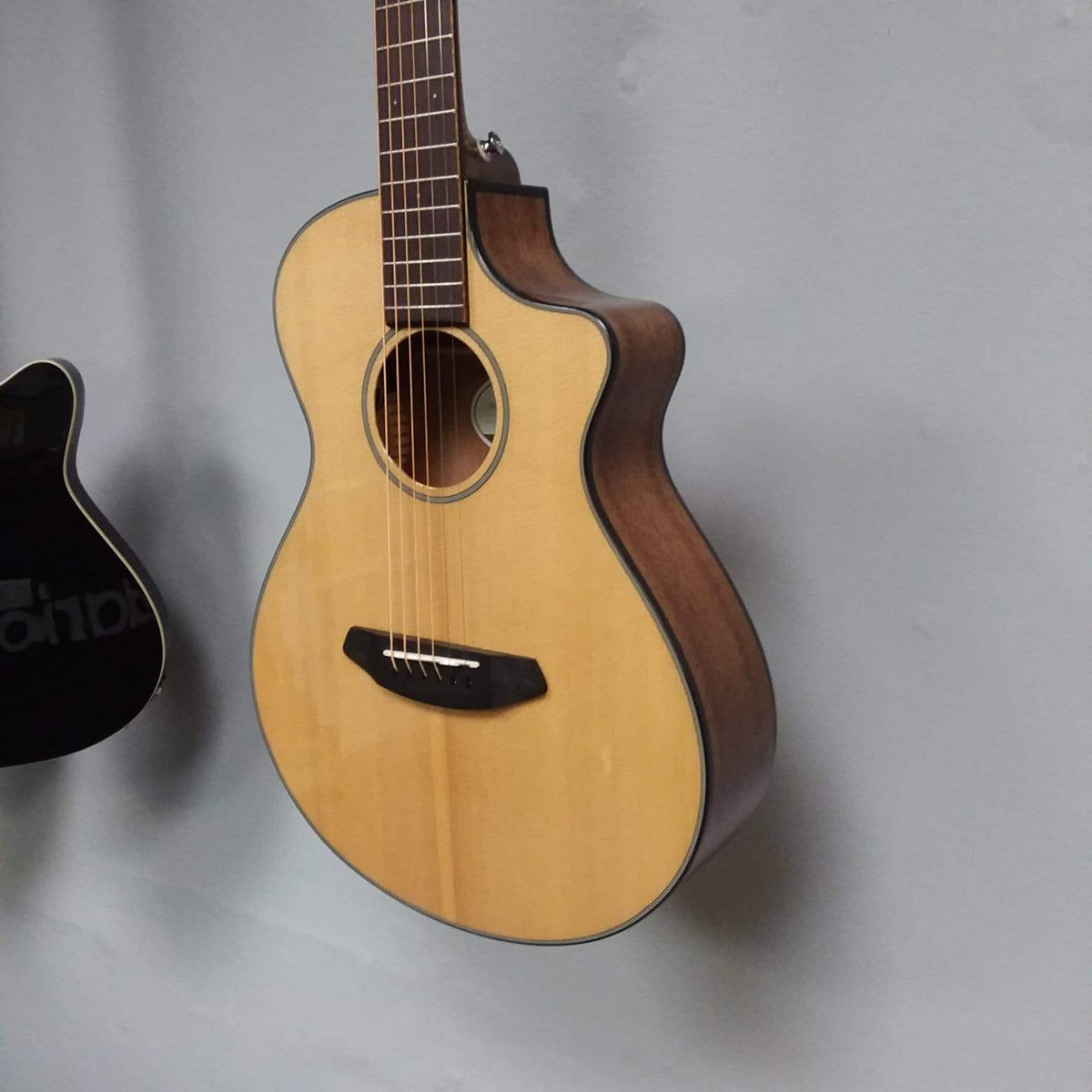 Breedlove Discovery Companion CE Sitka Mahogany Guitars...