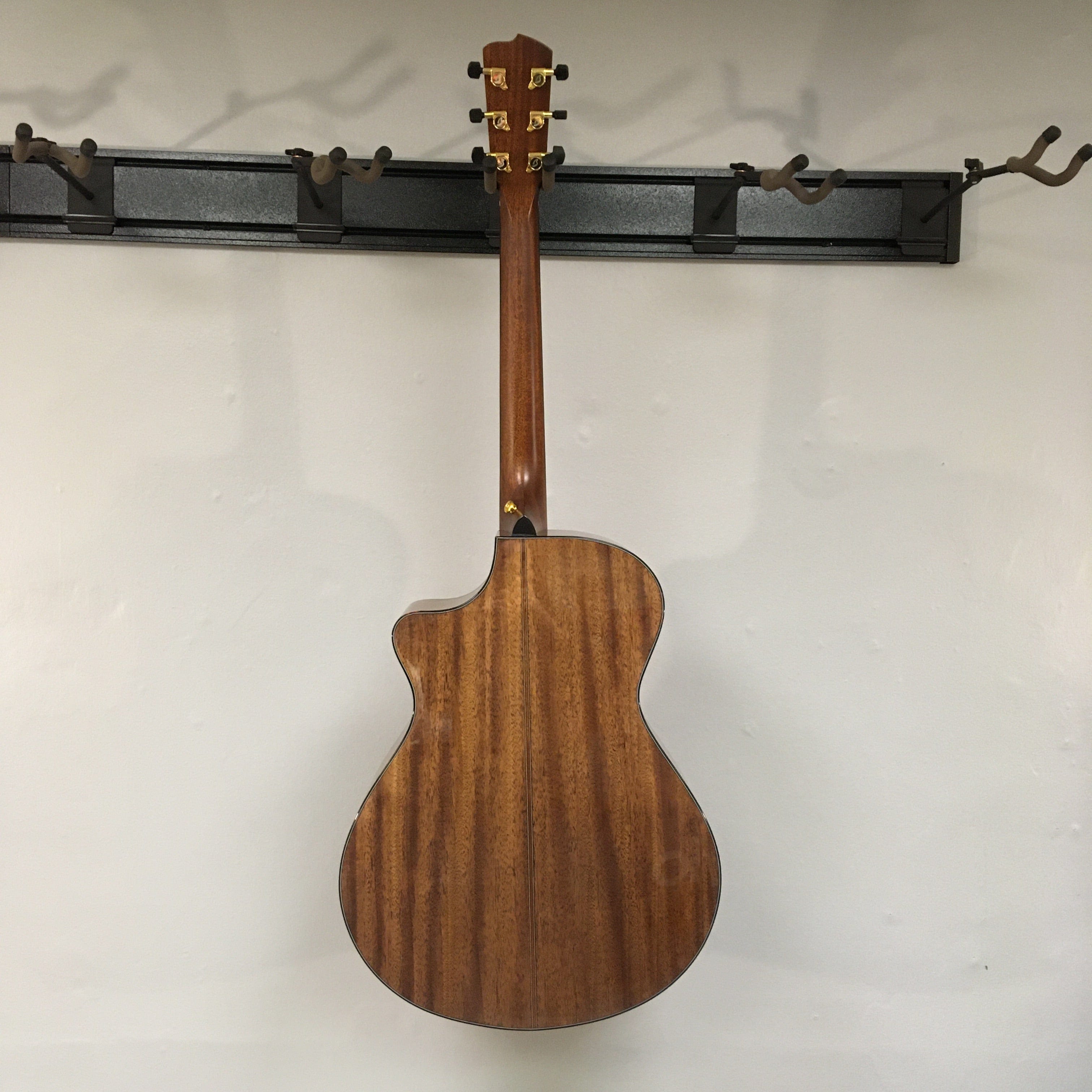 Breedlove Performer Concerto Bourbon CE B Stock