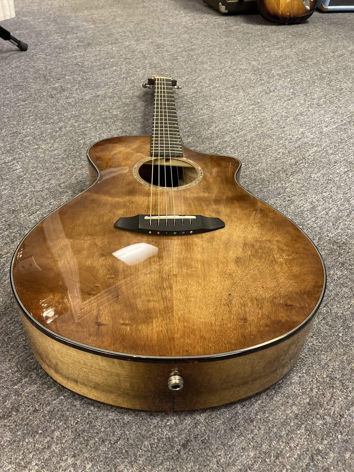 Breedlove Pursuit Exotic Concert Prairie Burst CE Guitars...