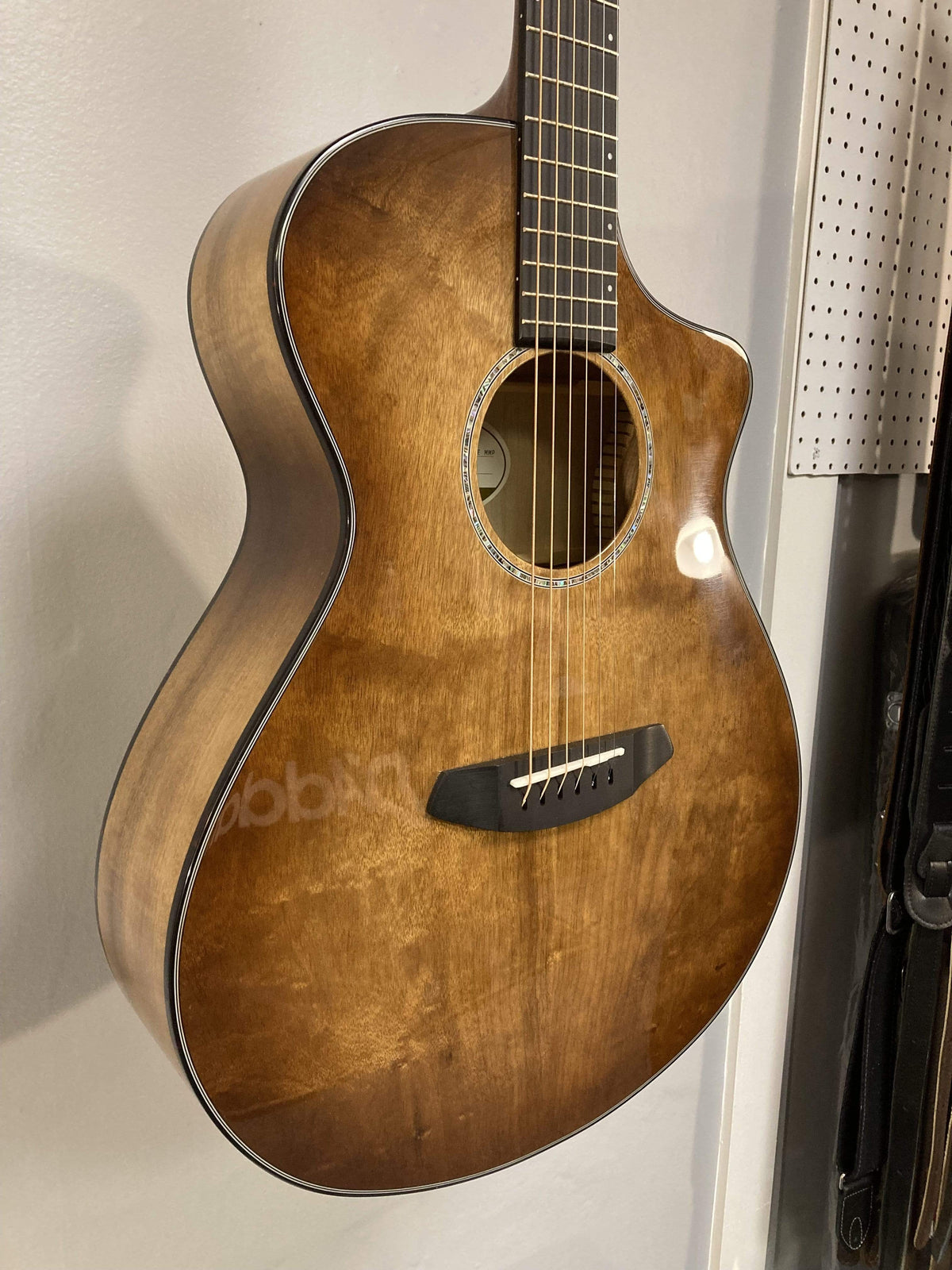 Breedlove Pursuit Exotic Concert Prairie Burst CE Guitars...