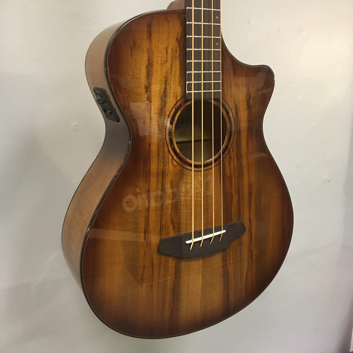 Breedlove Pursuit Exotic S Concerto Amber Bass CE B-Stock