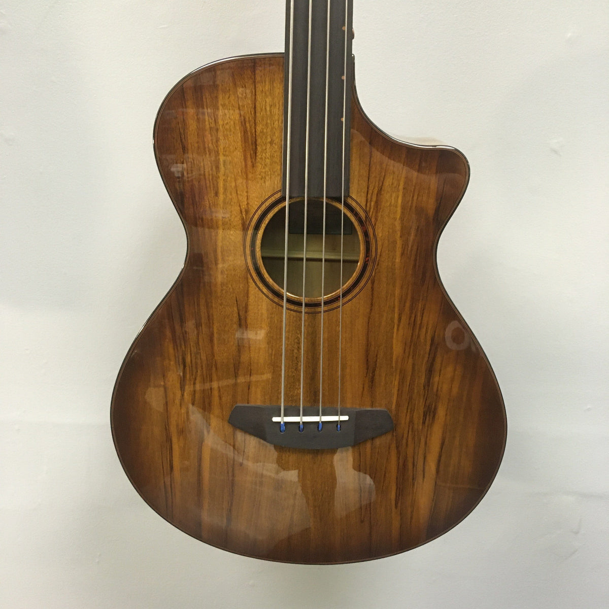 Breedlove Pursuit Exotic S Concerto Amber Fretless Bass CE B-Stock