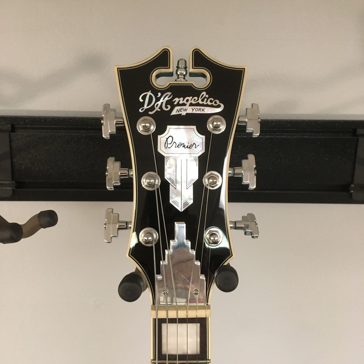 D&#39;Angelico Premier SS Semi-Hollow Electric Guitar