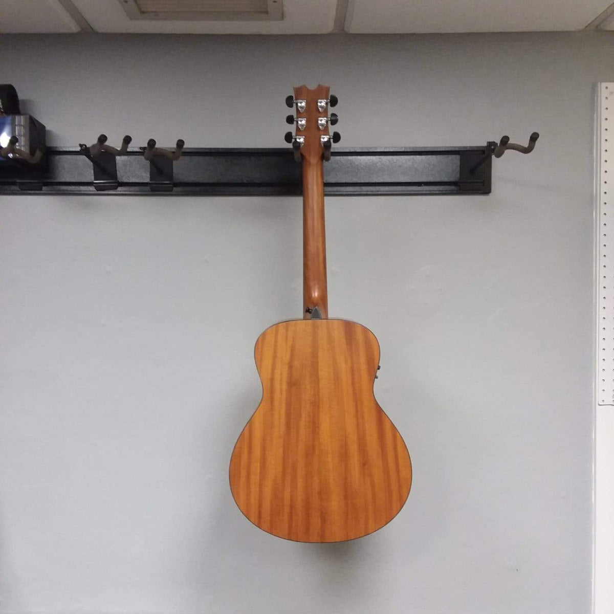 Dean St. Augustine Mini Jumbo Solid Wood A/E Guitar...