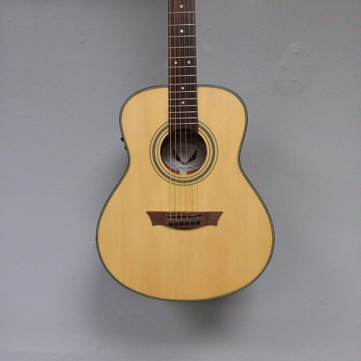 Dean St. Augustine Mini Jumbo Solid Wood A/E Guitar...