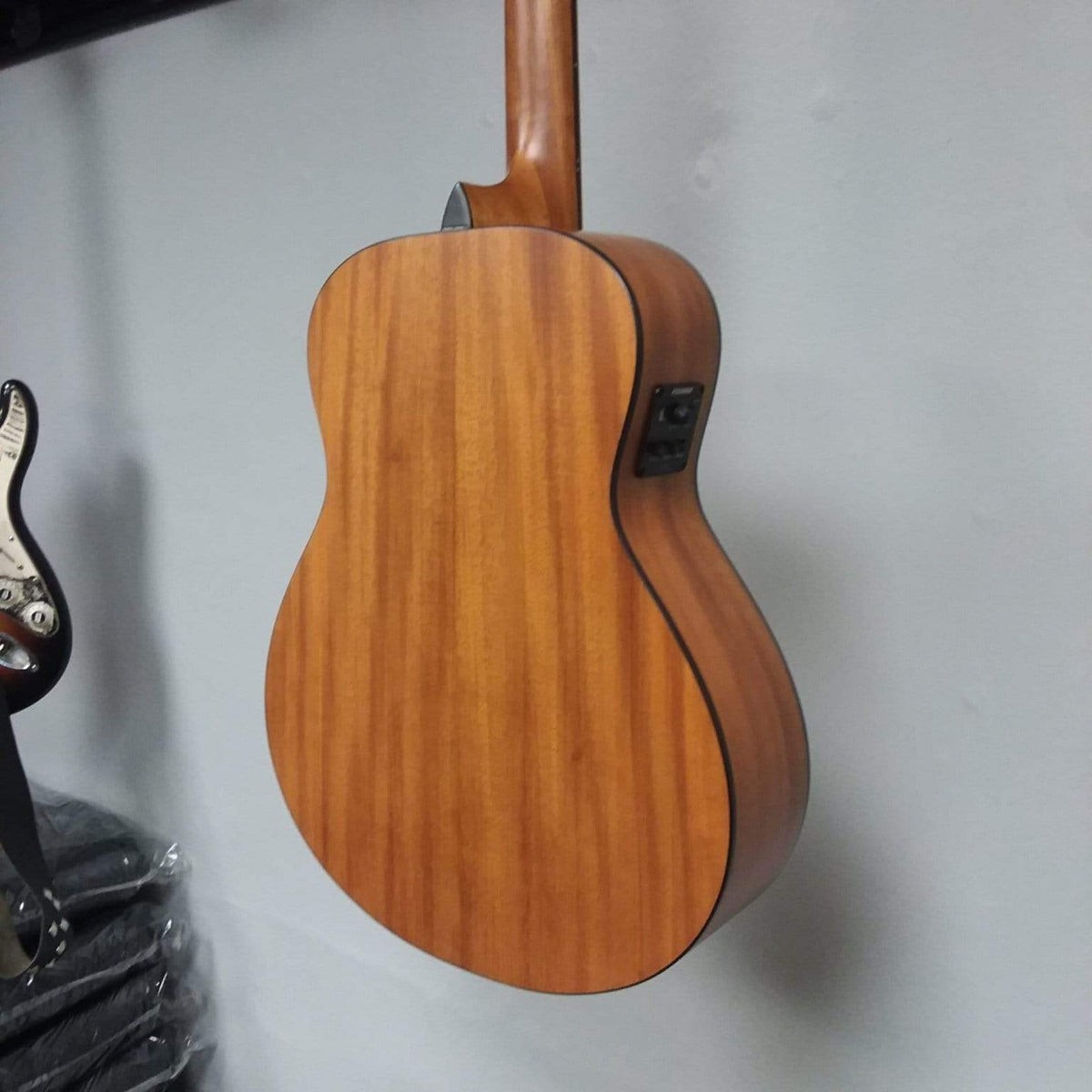 Dean St. Augustine Mini Jumbo Solid Wood A/E Guitar