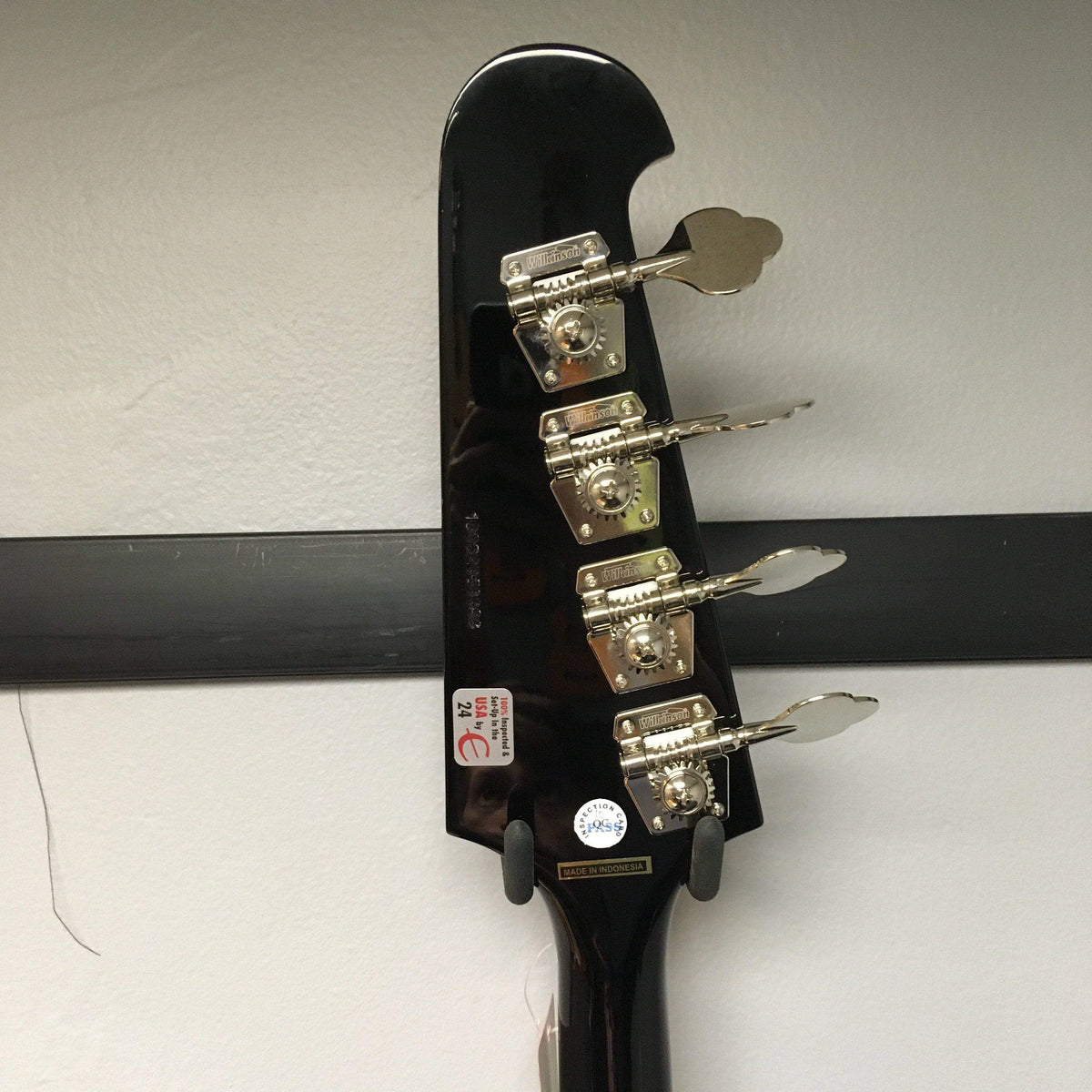 Epiphone Thunderbird Vintage PRO Bass Black Guitars on Main
