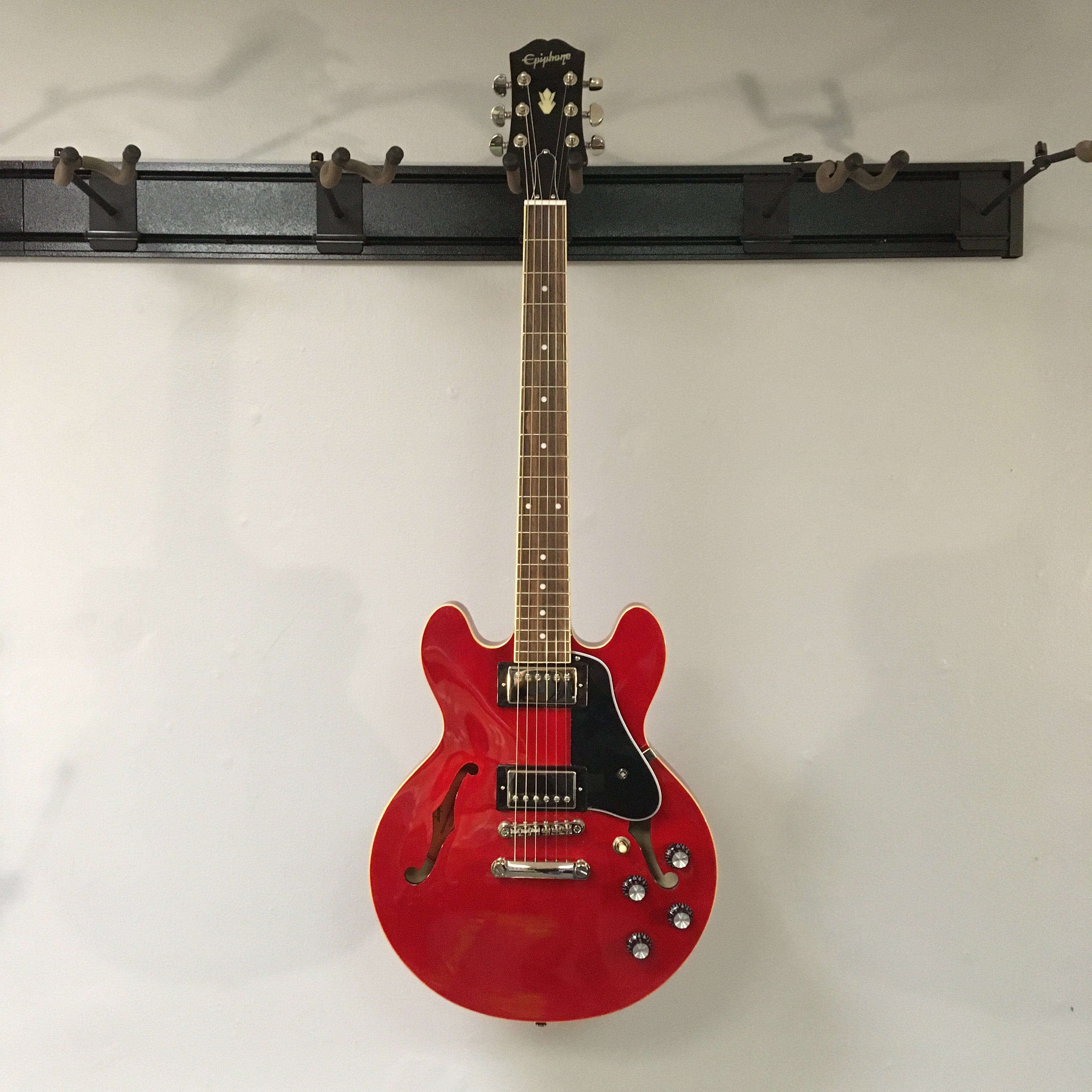 Epiphone ES-339 Pro Cherry Guitars on Main