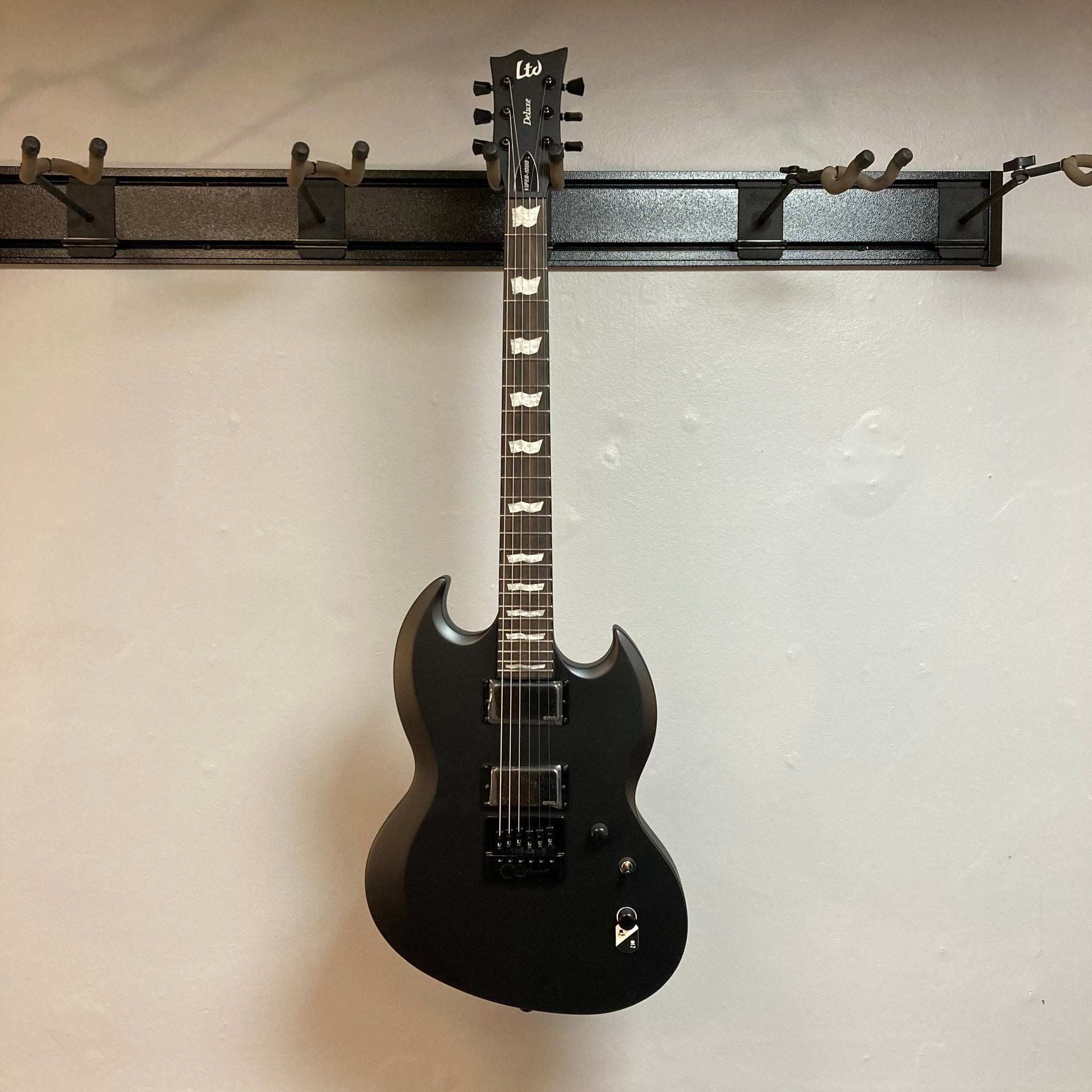 ESP LTD Viper-1000 EverTune Charcoal Metallic Satin