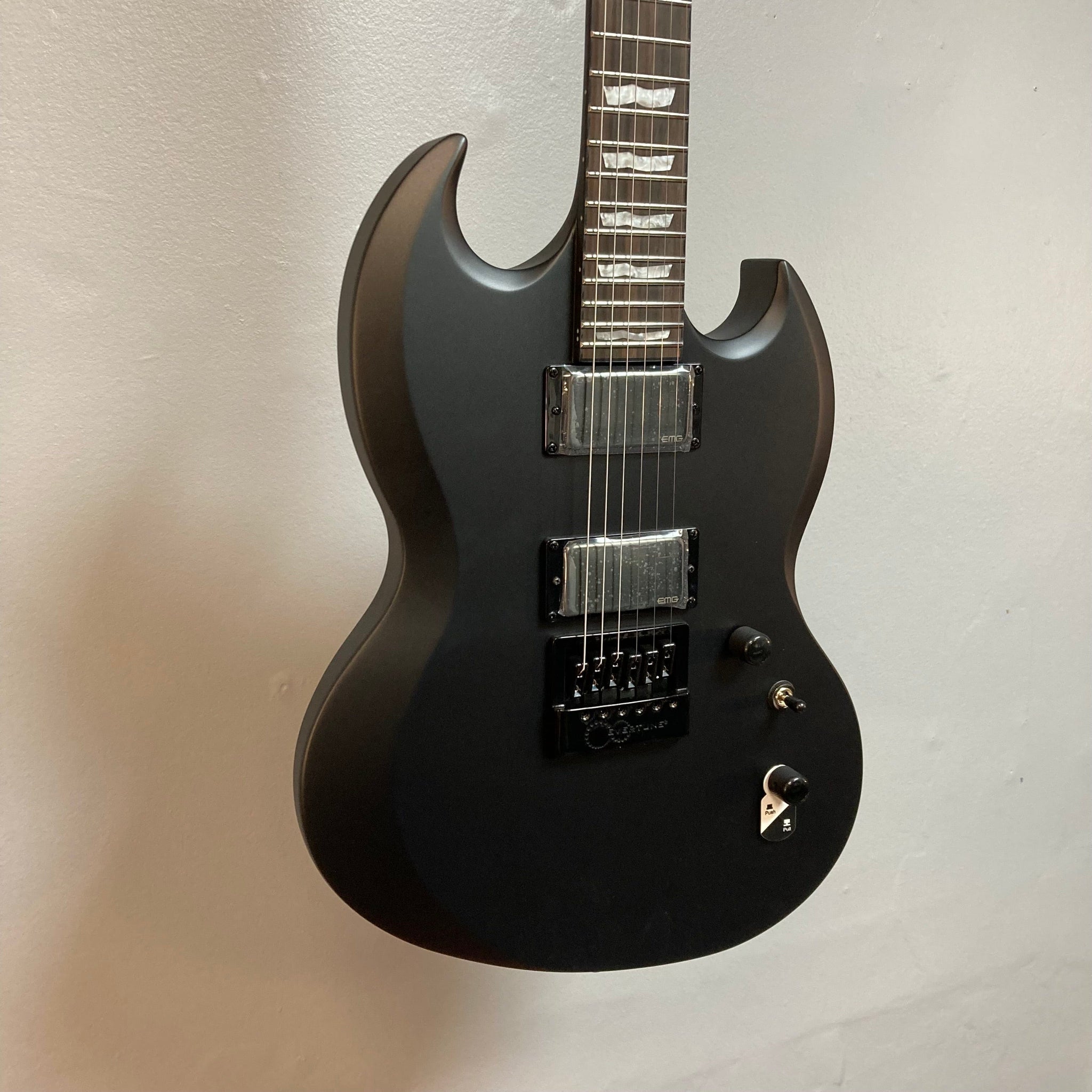 ESP LTD Viper-1000 EverTune Charcoal Metallic Satin