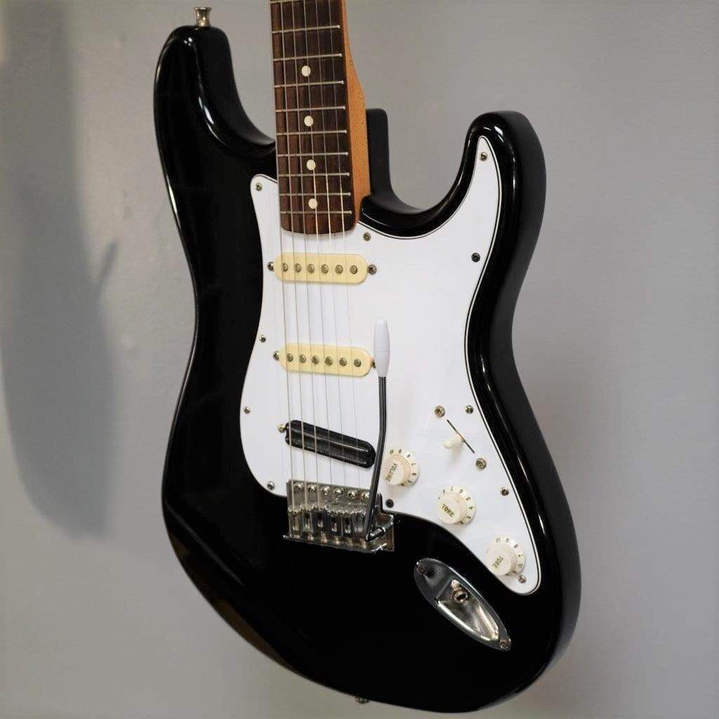 Fender Stratocaster MIM Black with Case Guitars on Main