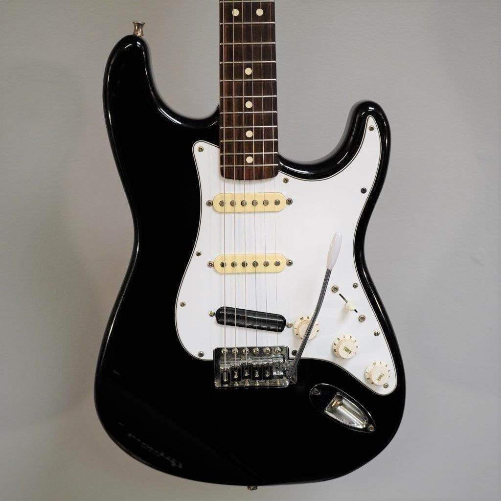 Fender Stratocaster MIM Black with Case Guitars on Main