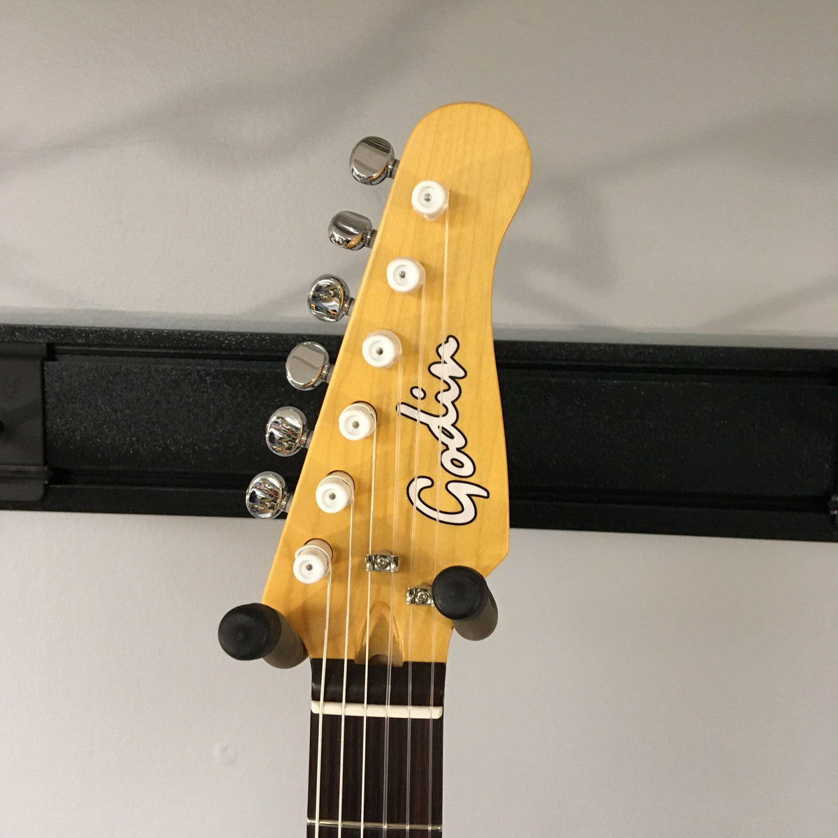 Godin G-Tour Nylon Matte Black EQ w/Gigbag