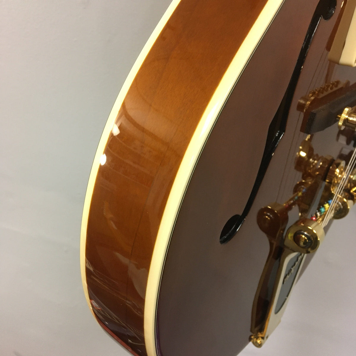 Gretsch G2410TG Streamliner Hollow Body Single Barrel...