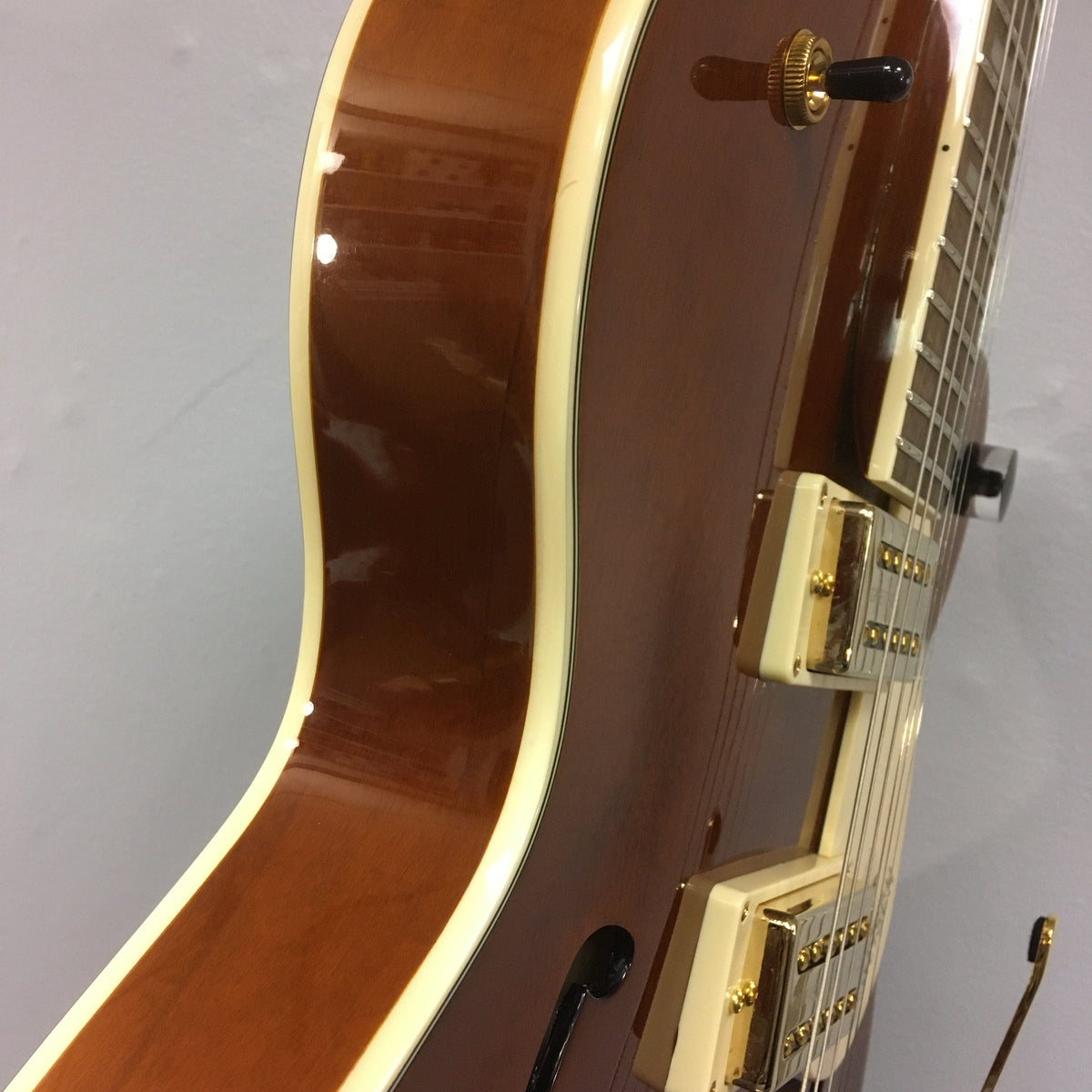 Gretsch G2410TG Streamliner Hollow Body Single Barrel...