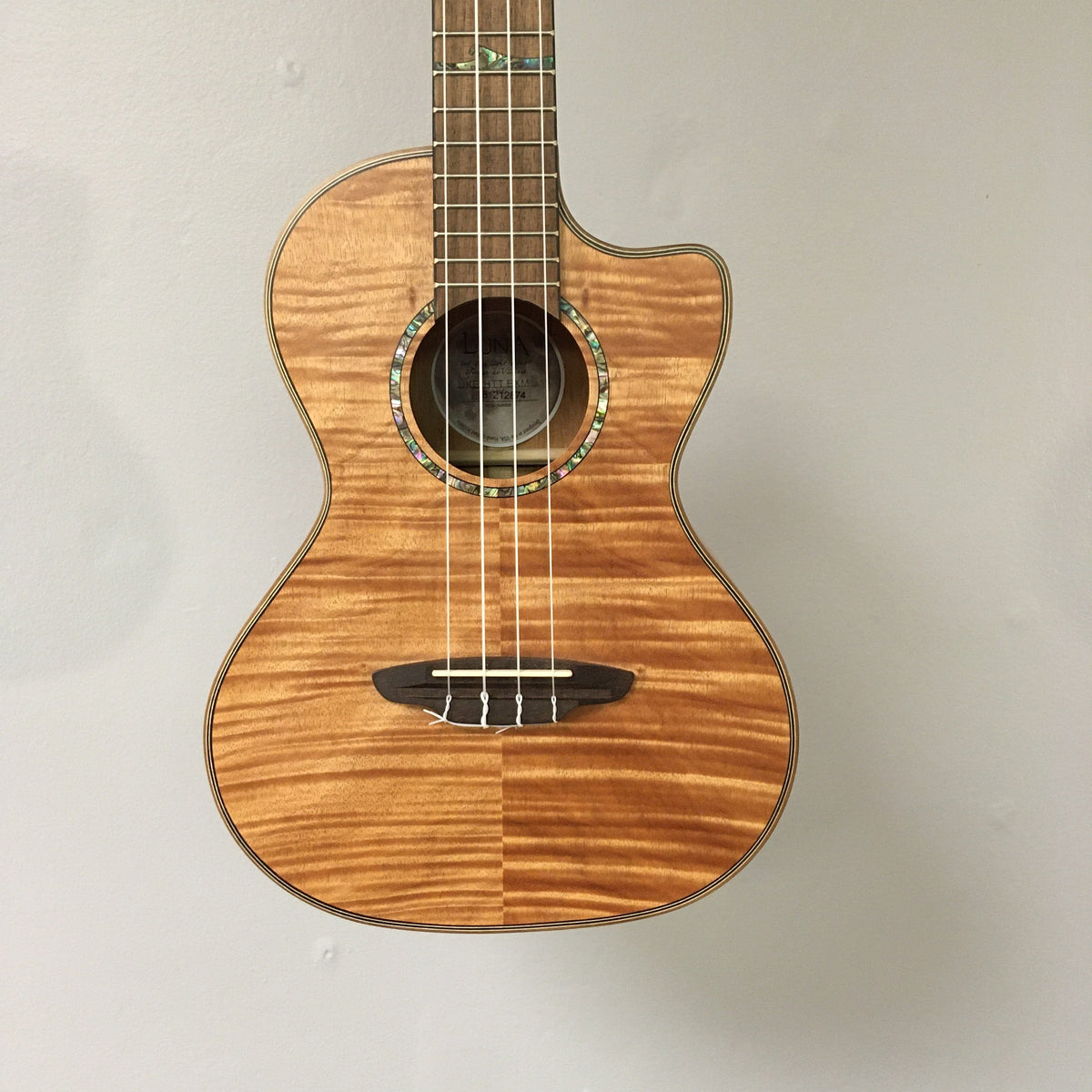 Luna Ukulele High Tide Exotic Mahogany Tenor w/Bag Used