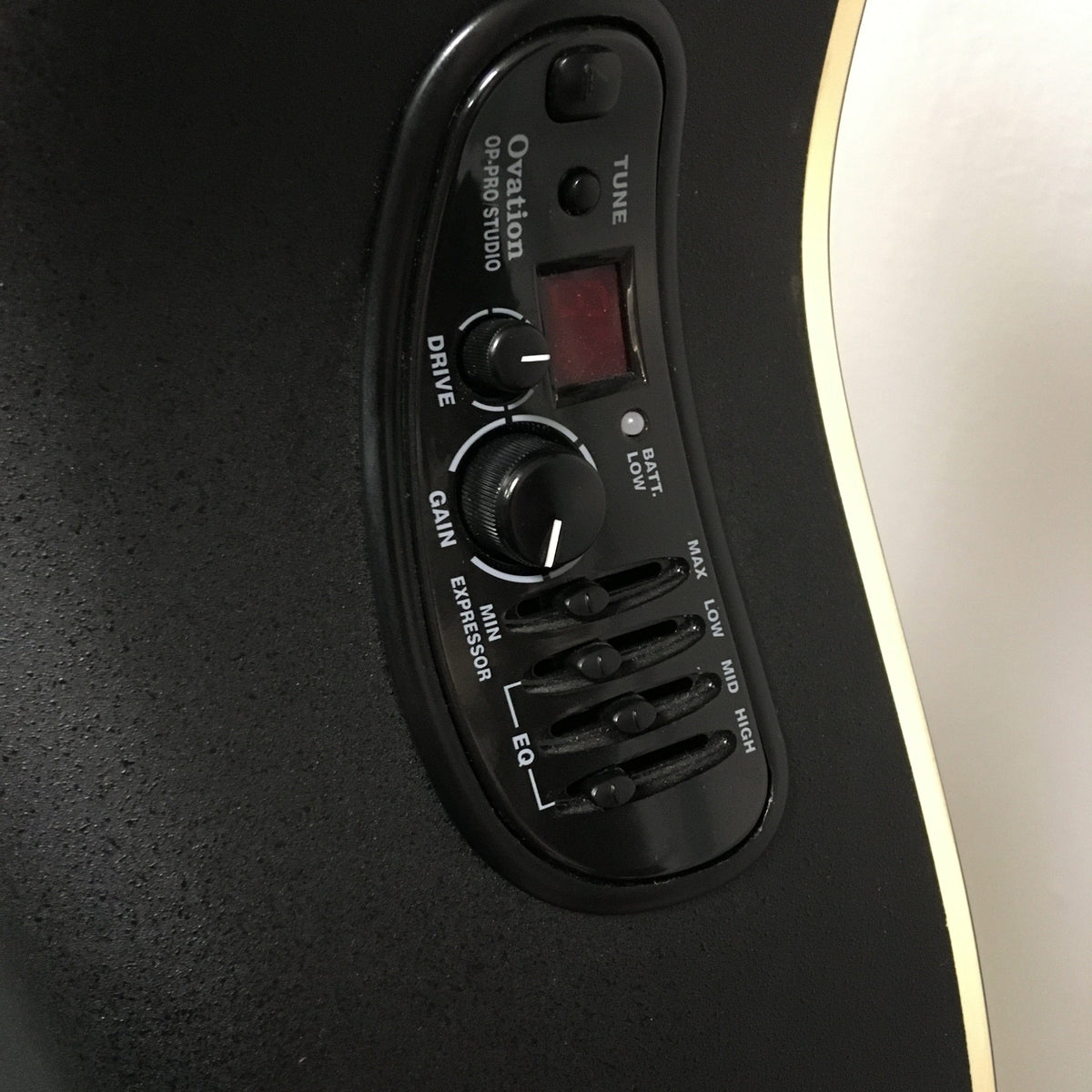 Ovation Legend 2077 AX Gloss Black Used Guitars on Main