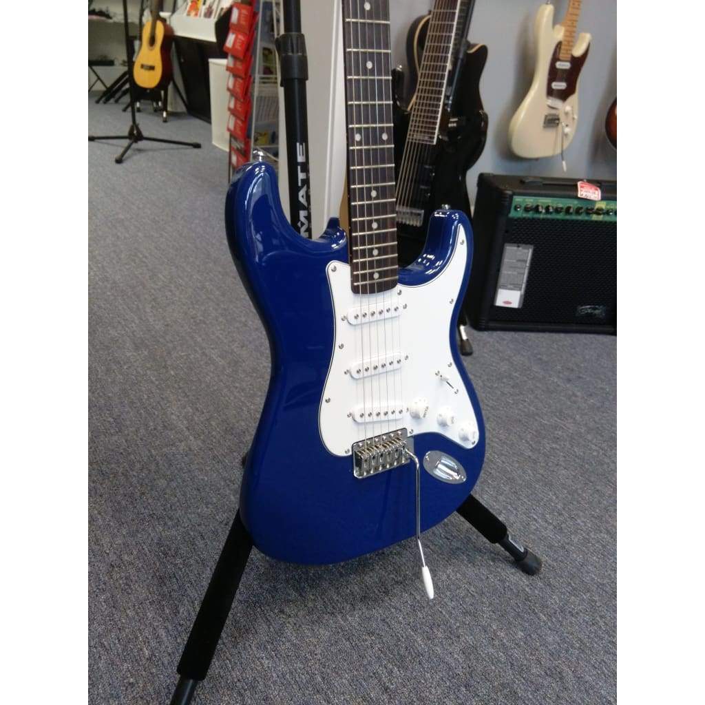 SILVERTONE SS15 STRAT STYLE BLUE (used) Guitars on Main
