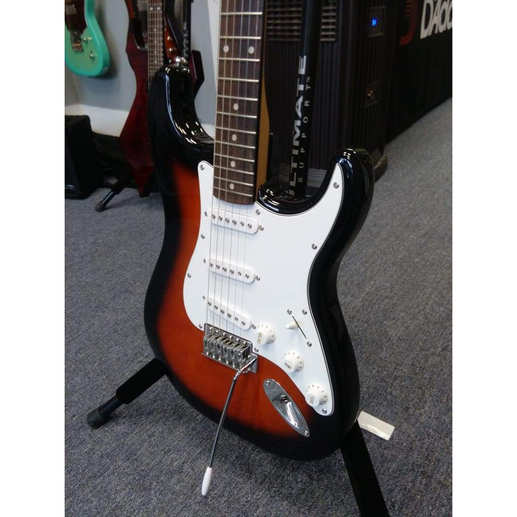 SILVERTONE SS15 STRAT STYLE TOBACCO BURST Guitars on Main